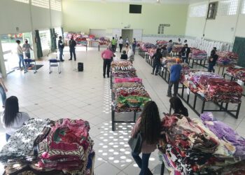 Receita Federal doa 4.000 cobertores para entidades de Paranavaí