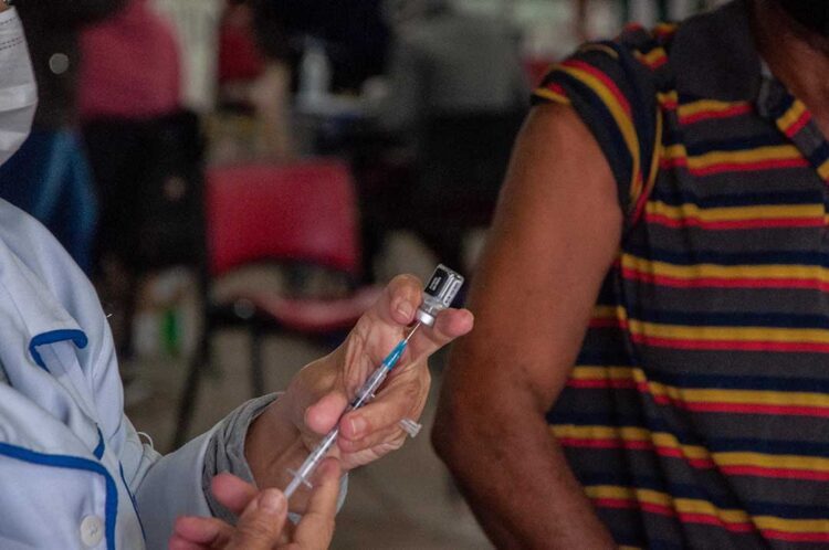 Covid-19: Paranavaí abre vacinação para pessoas com 42 anos nesta terça-feira