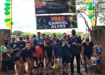Atleta Gabriel é recebido com bastante festa em Paranavaí