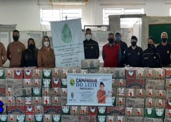 8° Batalhão arrecada 21 mil litros de leite