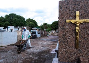 Cartórios registram 1º semestre com mais  óbitos e menos nascimentos da história