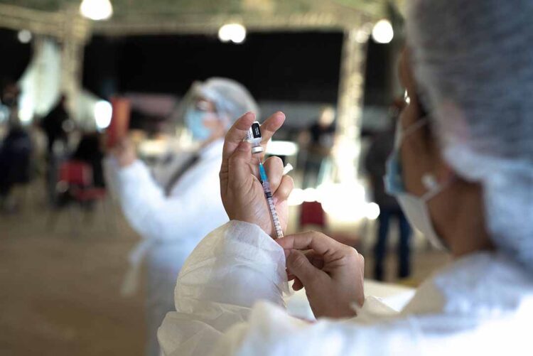 Secretaria de Saúde abre vacinação contra Covid-19 para pessoas com 41 anos em Paranavaí
