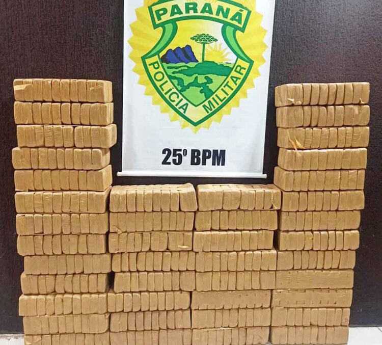 Polícia Militar aprende 425 quilos de crack. Dois suspeitos de tráfico são detidos