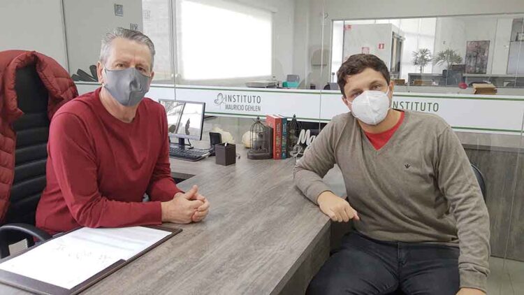 “Cuidar de idosos é uma missão de vida para mim”, diz médico