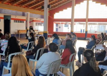 Professores da rede municipal de ensino se  preparam para a volta das aulas presenciais