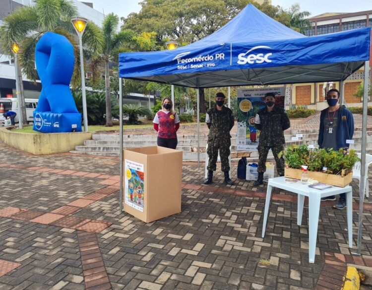 Sesc de Paranavaí arrecada mais de 1.500 peças de roupas em ação solidária no sábado