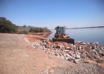 Continua a obra de readequação da Rampa Náutica  da Praça Nossa Senhora dos Navegantes