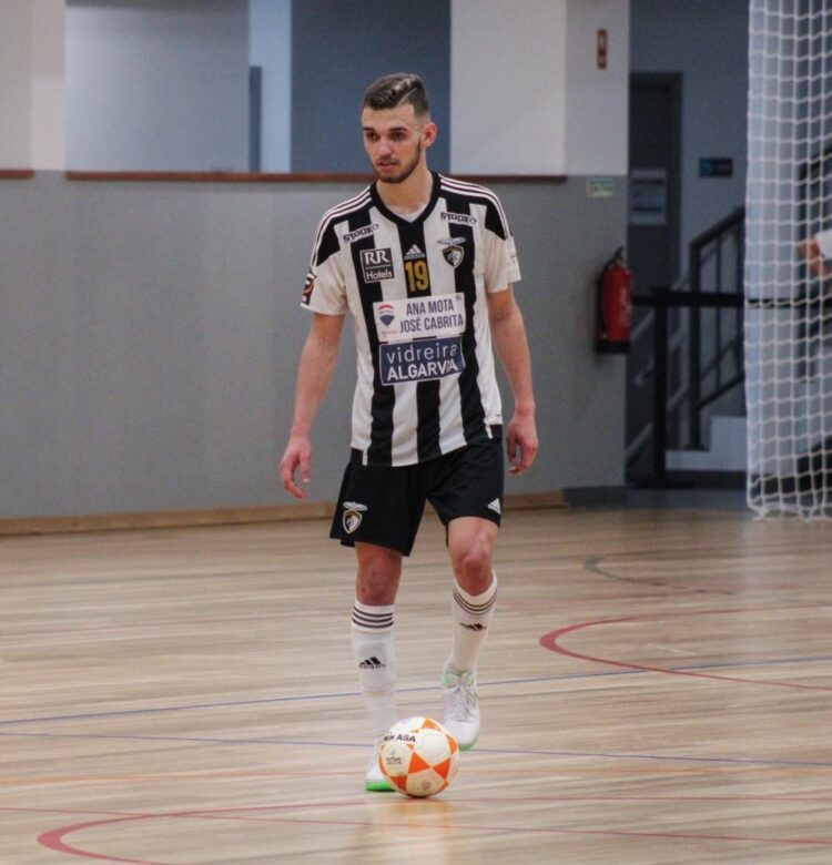 Ex-jogador do São Lucas, Caio Ruiz é contratado pelo Sporting de Portugal