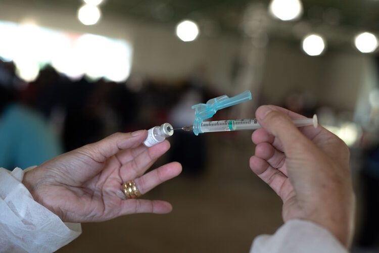 Pessoas com 29 anos podem se vacinar contra a Covid-19 em Paranavaí