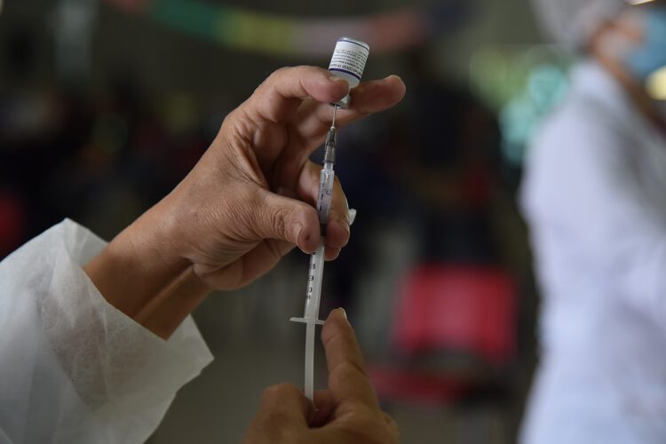 Pessoas com 22 anos já podem se vacinar contra Covid-19 em Paranavaí