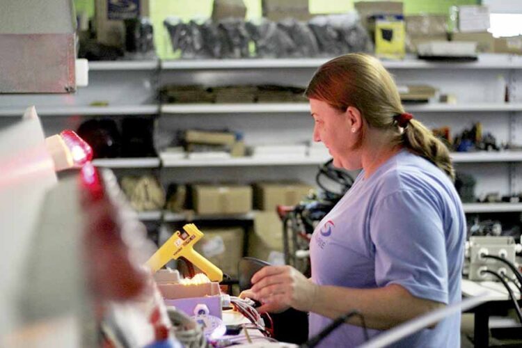 Mais cautelosos, industriais do Paraná mantém otimismo em alta em agosto