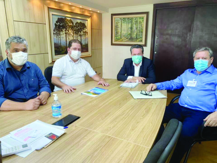 Prefeito cumpre agenda em Curitiba e garante recursos para o município