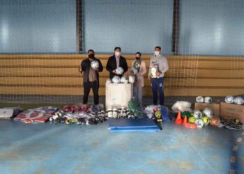 Prefeito Arapongas entrega kit  esportivo da Paraná Esporte