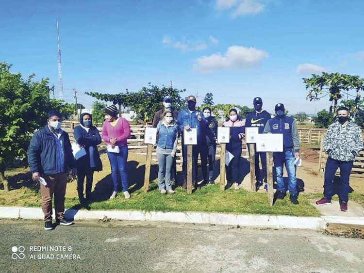 Vereadora visita horta comunitária do Jardim Itália
