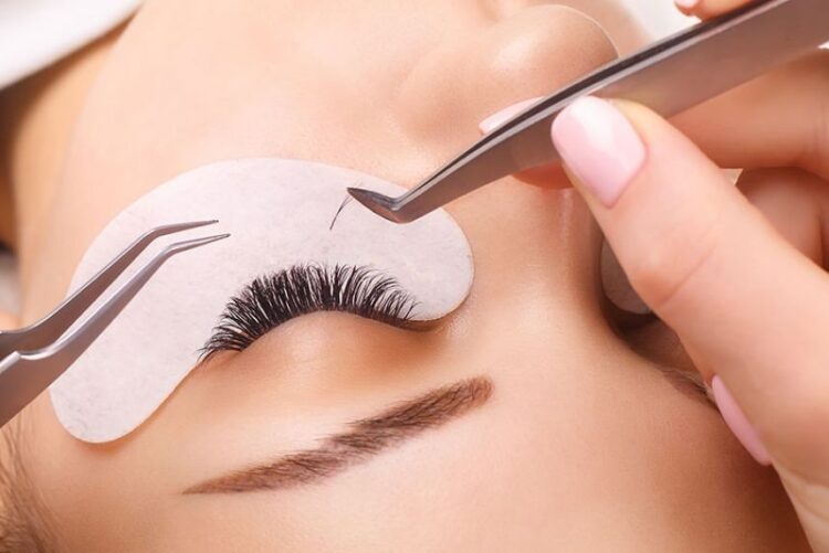 Abertas as inscrições para curso de alongamento de cílios