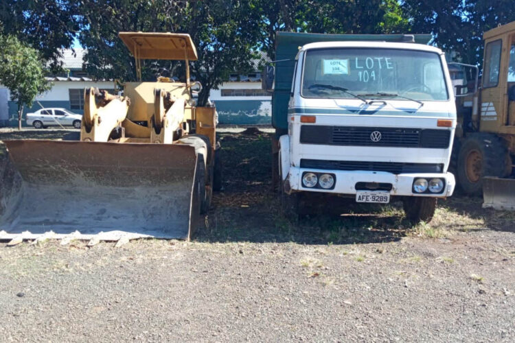 Estado vai doar quase 100 equipamentos e veículos pesados para prefeituras