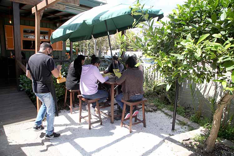 Setor de serviços cresce 6,8% nos primeiros sete meses do ano