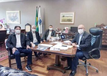 Prefeito Arapongas e vice Pio estão  em Curitiba na busca de recursos