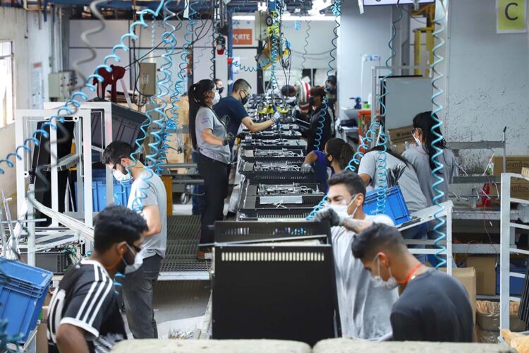 Com melhor resultado do Sul em agosto, Paraná abriu 153 mil vagas no ano