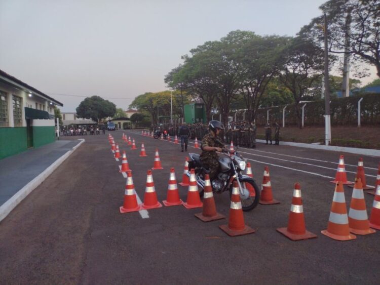 Tiro de Guerra realiza instrução de prevenção de acidentes com motocicletas
