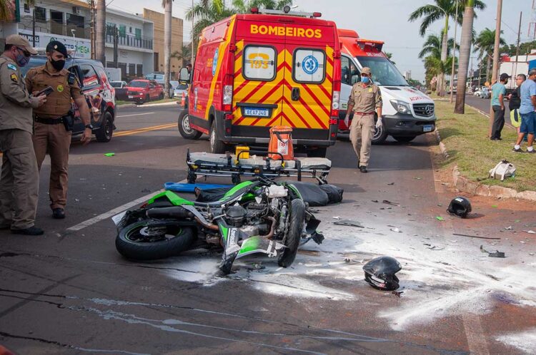 Jovens de 23 e 19 anos morrem em acidente de trânsito