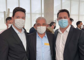 Prefeito de Nova Aliança do Ivaí viaja a  Curitiba em busca recursos para o município