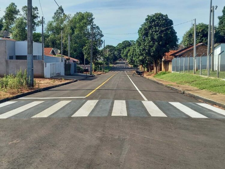 Ruas e Avenidas recebem recape asfáltico