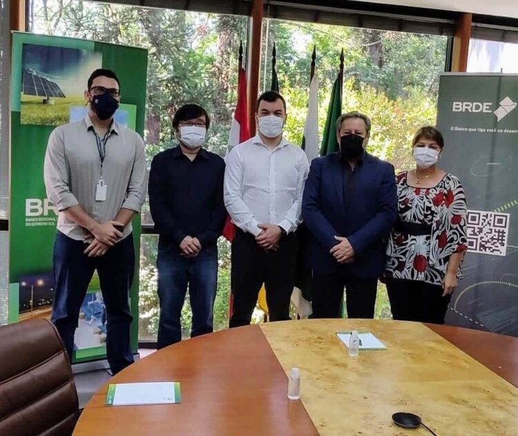 Prefeito Valente acompanha liberação de recursos para pavimentação