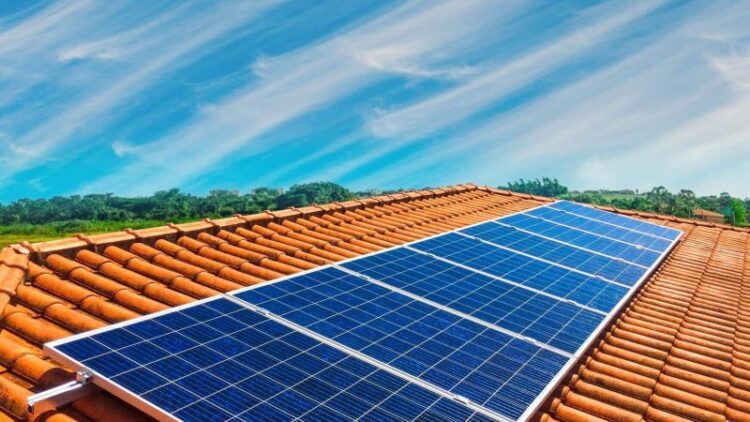 Energia solar se populariza e vira opção contra alta da conta de luz