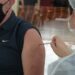 Idosos com mais de 60 anos podem tomar terceira dose da vacina a partir desta quinta