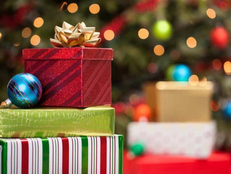 Consumidores pretendem gastar cerca de R$ 400 em presentes de Natal
