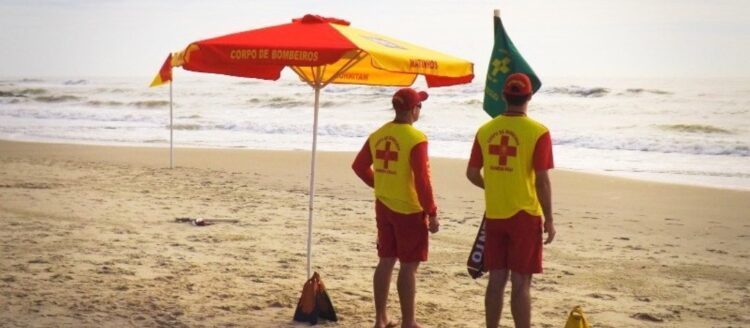 Corpo de Bombeiros já fez mais de mil atendimentos nas praias da Costa Noroeste