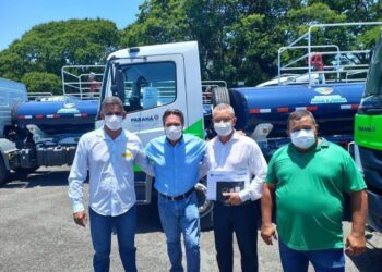 Município recebe caminhão-pipa do Governo