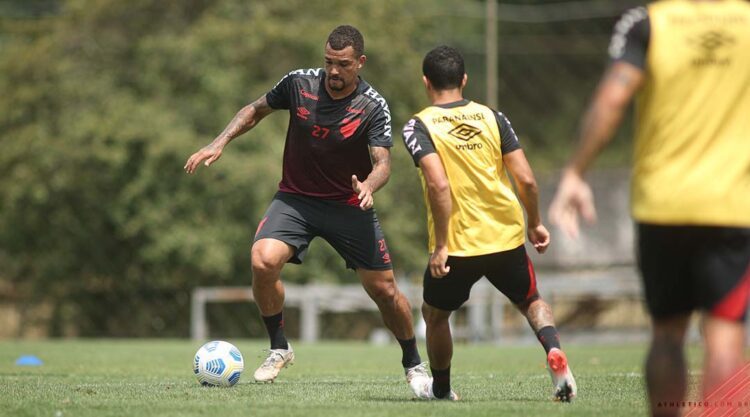 Com estrutura pioneira, Athletico despontava para o cenário nacional há 20 anos