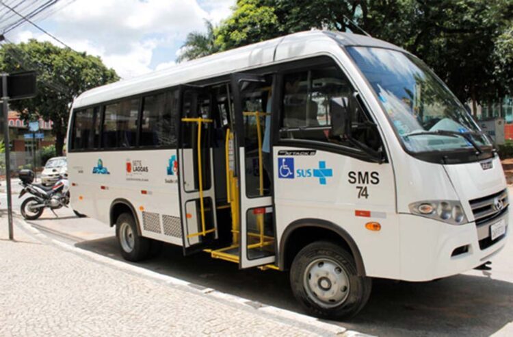 Deputado Ricardo Barros destina recurso  para aquisição de novo ônibus para saúde