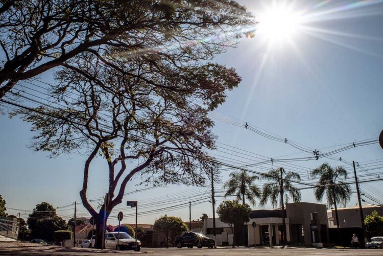 Tempo segue abafado no Noroeste do Paraná e temperatura pode chegar a 39ºC