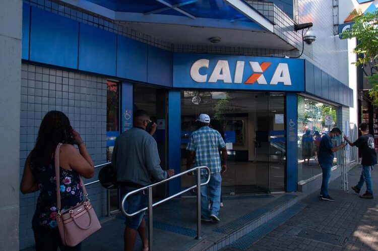 Abono salarial de até R$ 1.212 começa em 8 de fevereiro