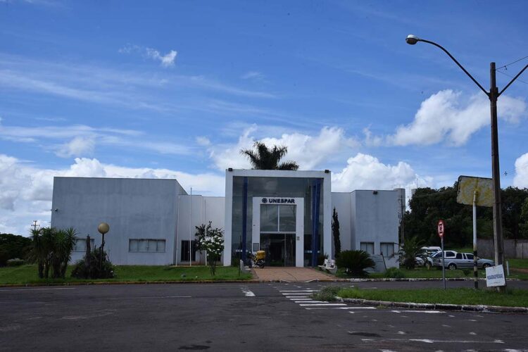 Universidades estaduais do Paraná definem calendário para retorno presencial; veja as datas