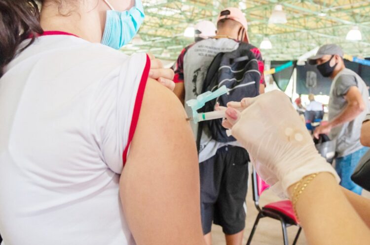 Mais de 65 mil paranavaienses já receberam duas doses da vacina