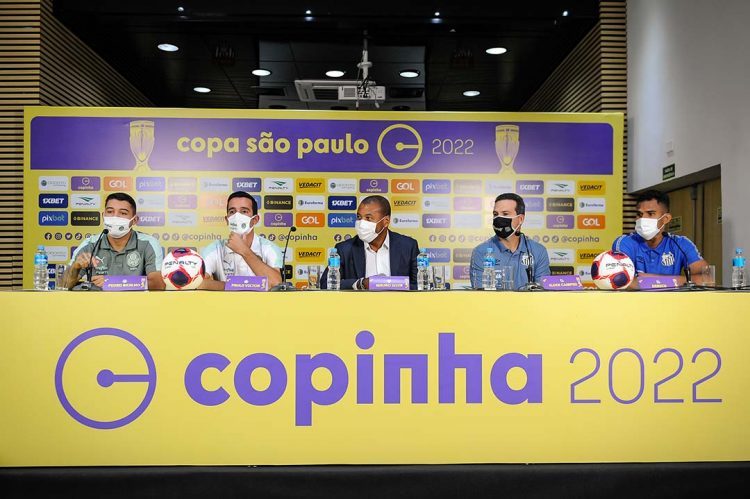 Palmeiras tenta findar gracejo da Copinha, mas tem Santos no caminho