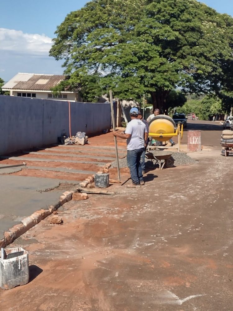 Município inicia reforma do Cras e constrói calçadas no Ginásio de Esportes