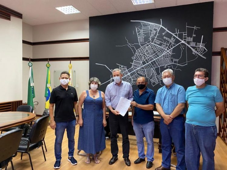 Sancionada lei que concede reajuste salarial de 10,16% aos servidores municipais