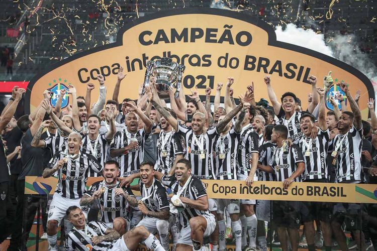 Corinthians está satisfeito com grupo e não planeja reforços para treinador