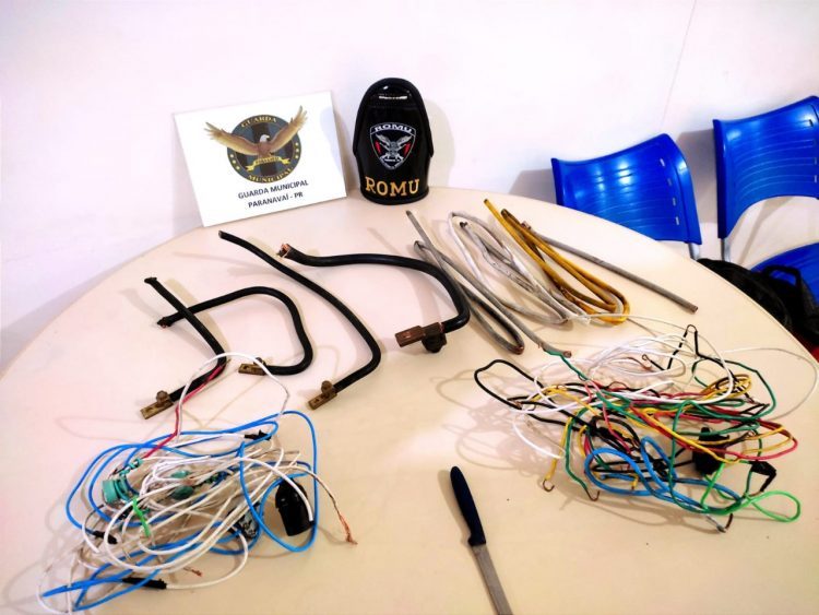 Guarda Municipal flagra dois homens furtando fiação em Paranavaí