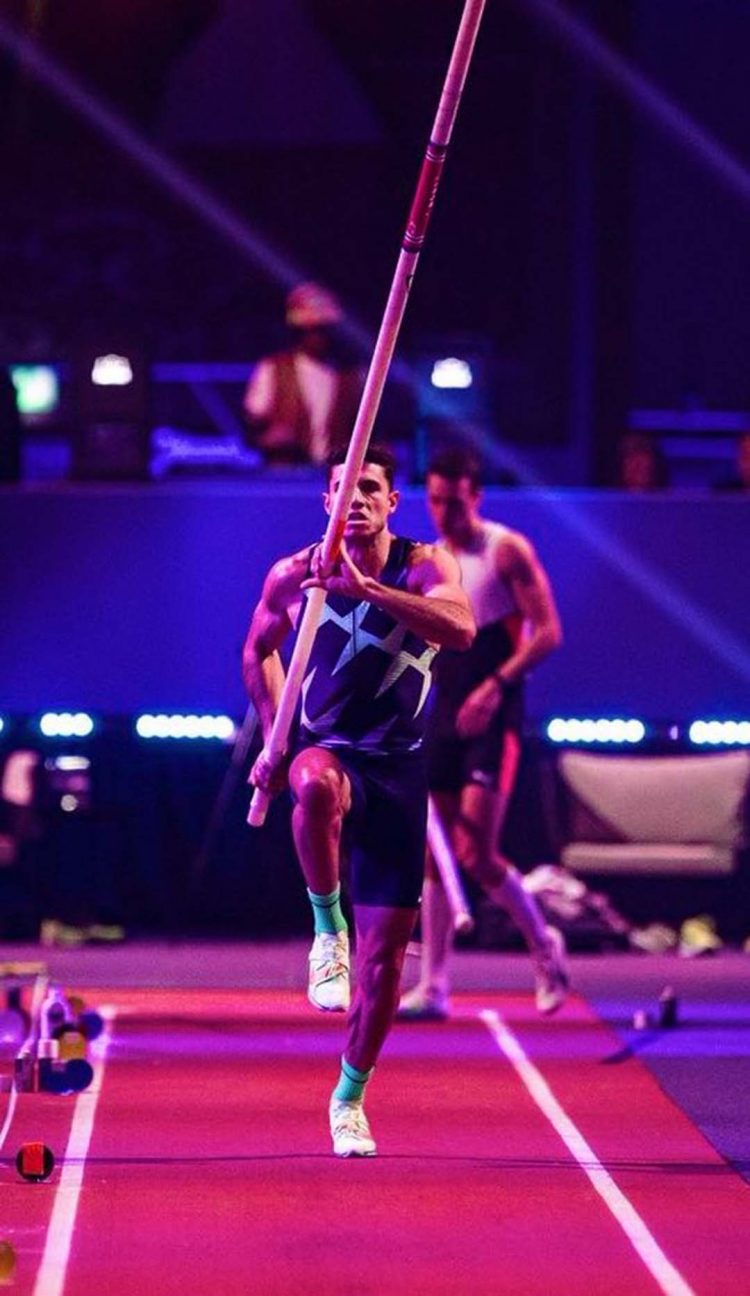 Thiago Braz conquista prata na França