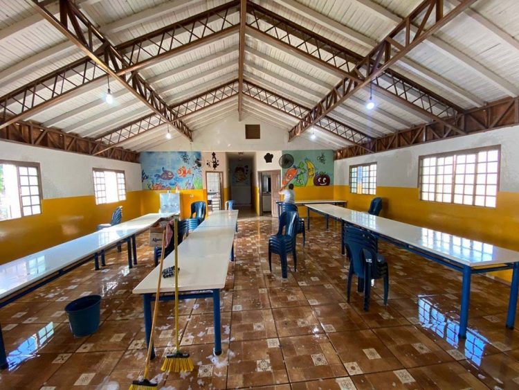 Prefeitura realiza desinfecção de locais  públicos em combate ao Coronavírus