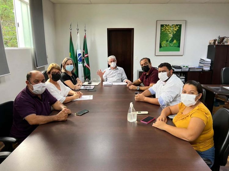 Prefeito se reúne com lideranças estaduais’