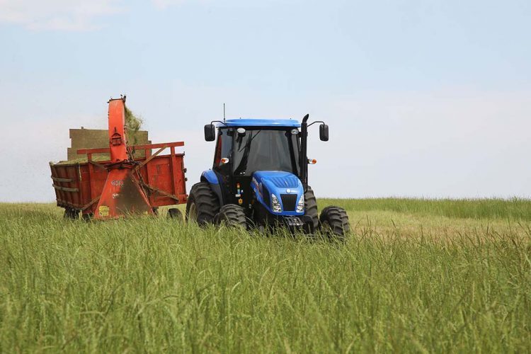 Deral divulga caderno sobre distribuição de recursos do Programa Trator Solidário