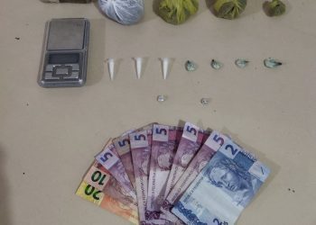 PM encaminha três pessoas para a delegacia por tráfico de drogas