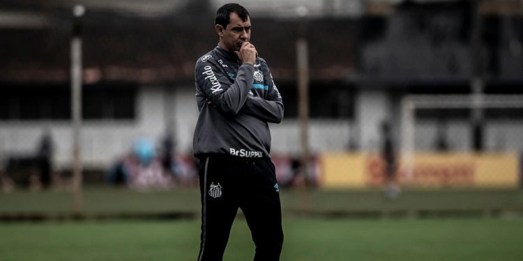 Santos anuncia saída de Fábio Carille antes de clássico com o São Paulo